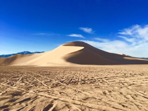 A sand dune with no one on it